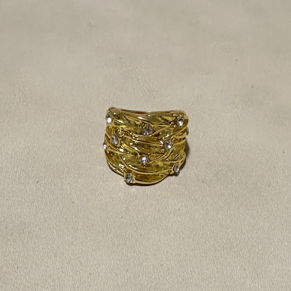 Elegant Gold Ring